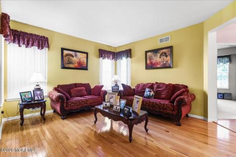 5 Yardley Manor Drive Matawan NJ 07747
