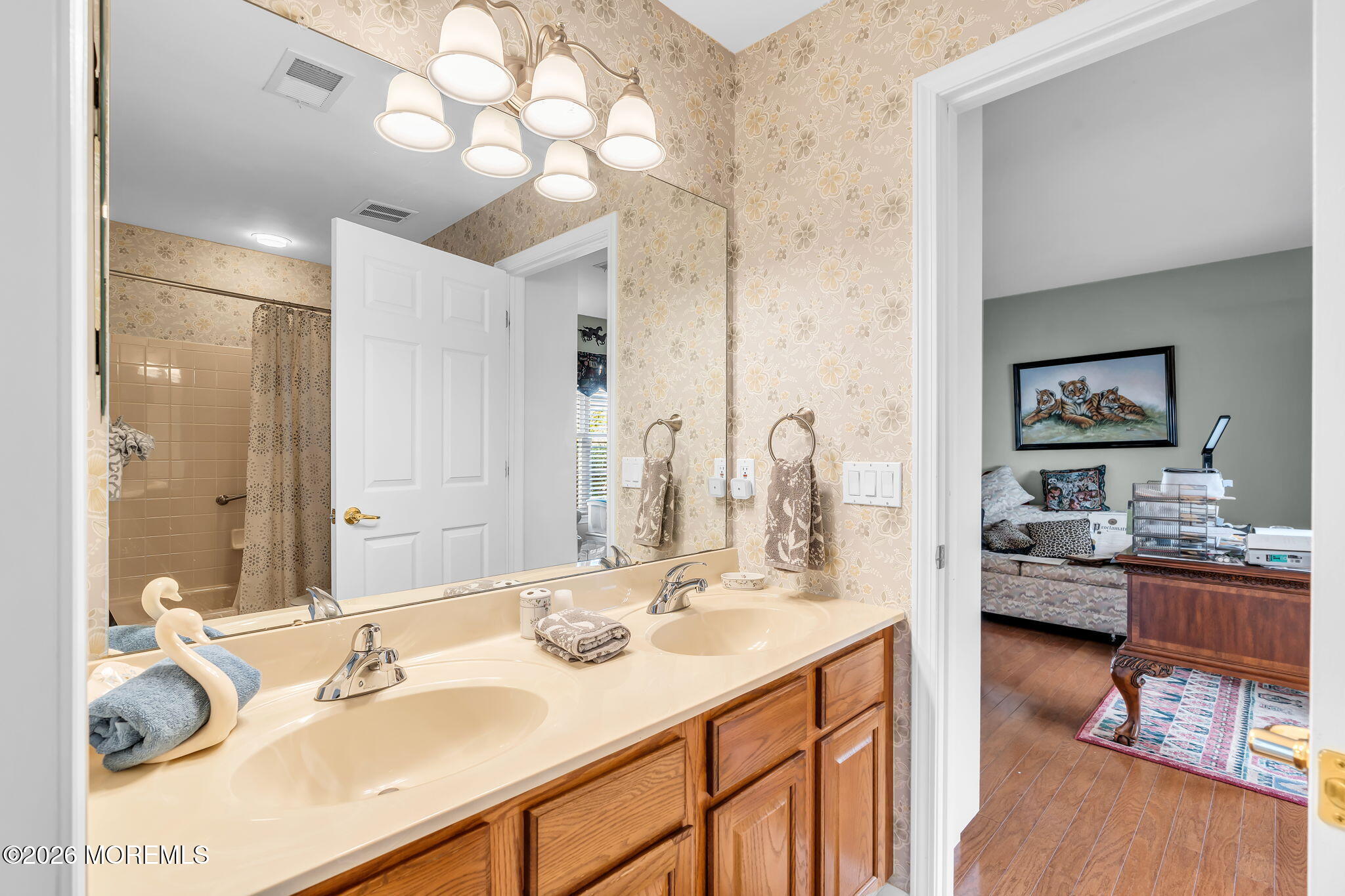 3 Wellington Lane Lakewood NJ 08701