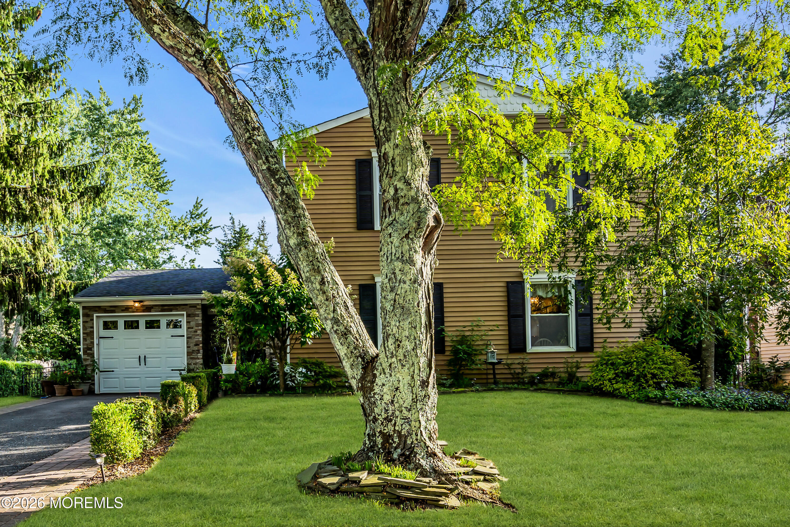 16 Hearth Court Howell NJ 07731