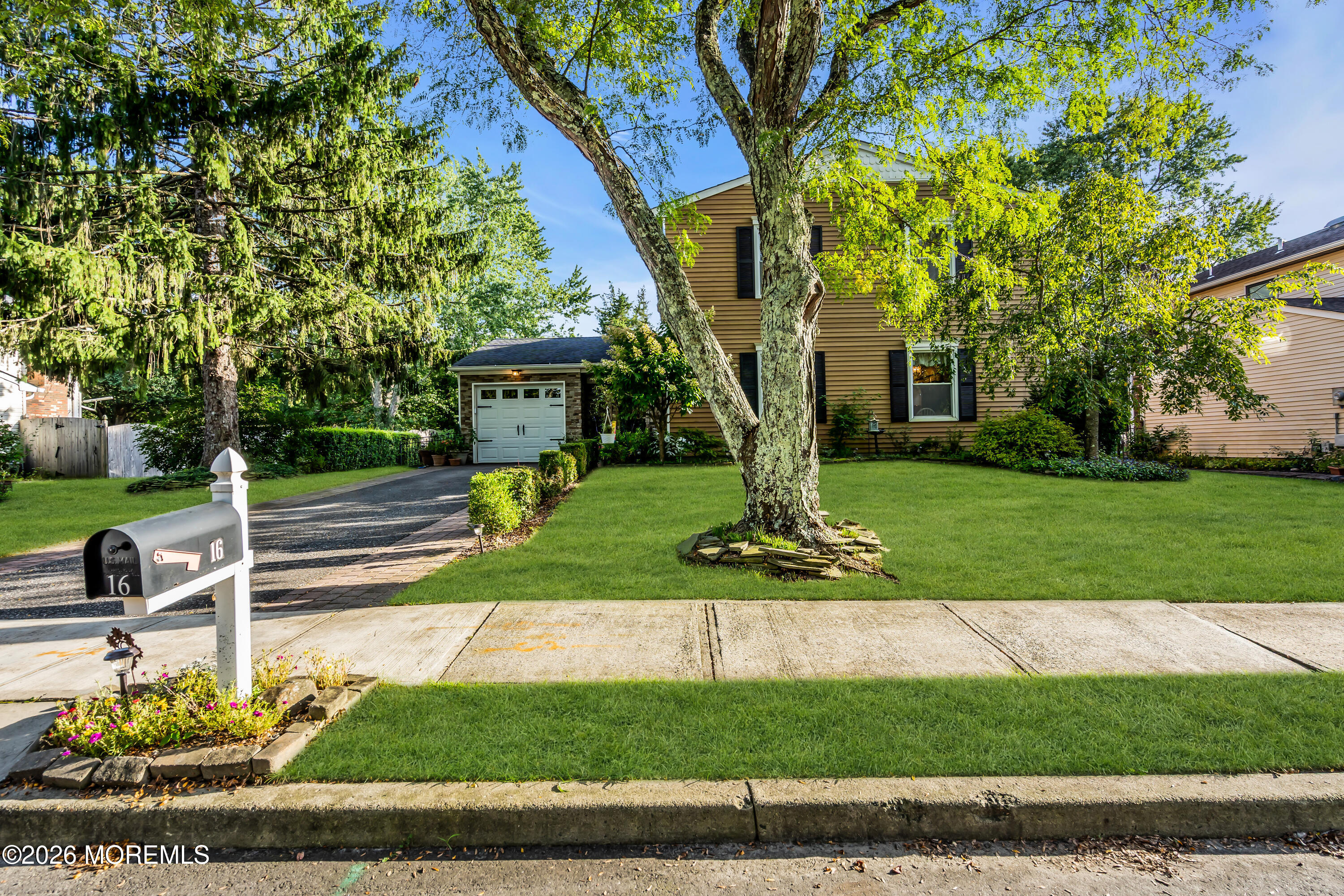 16 Hearth Court Howell NJ 07731