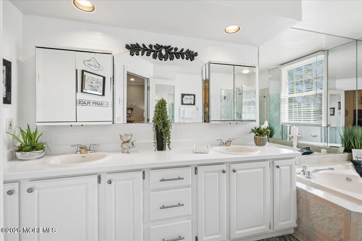 6 Bray Hollow Court Freehold NJ 07728