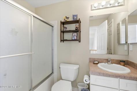 39 Newport Street Barnegat NJ 08005