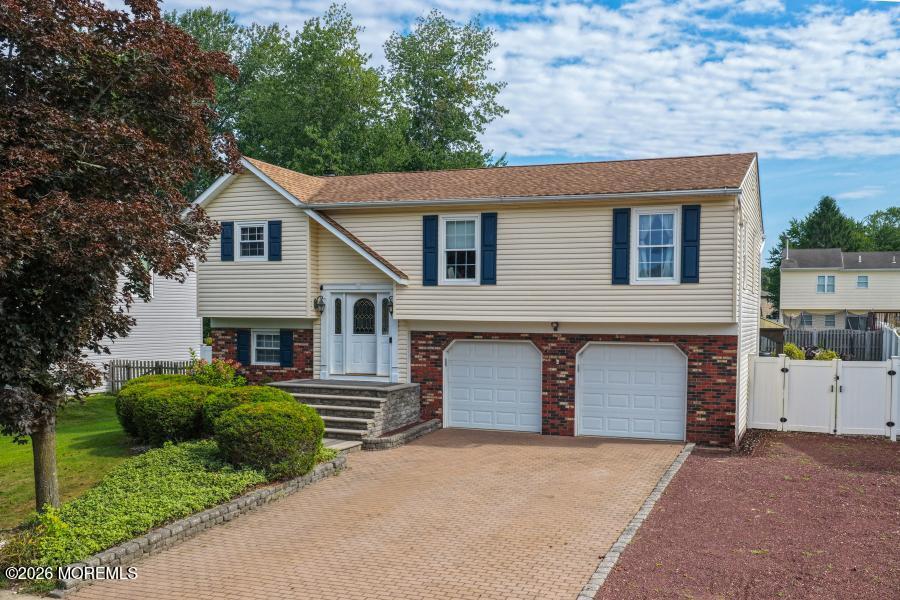 16 Starlight Road Howell NJ 07731