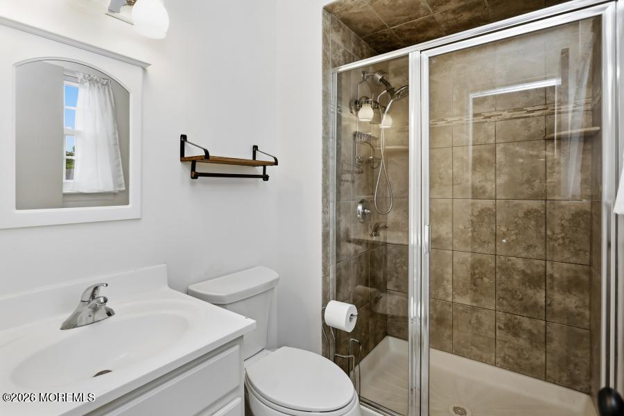 16 Starlight Road Howell NJ 07731