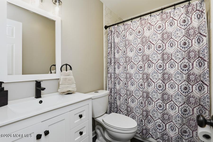 16 Starlight Road Howell NJ 07731
