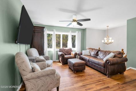 6 Tulip Court Jackson NJ 08527