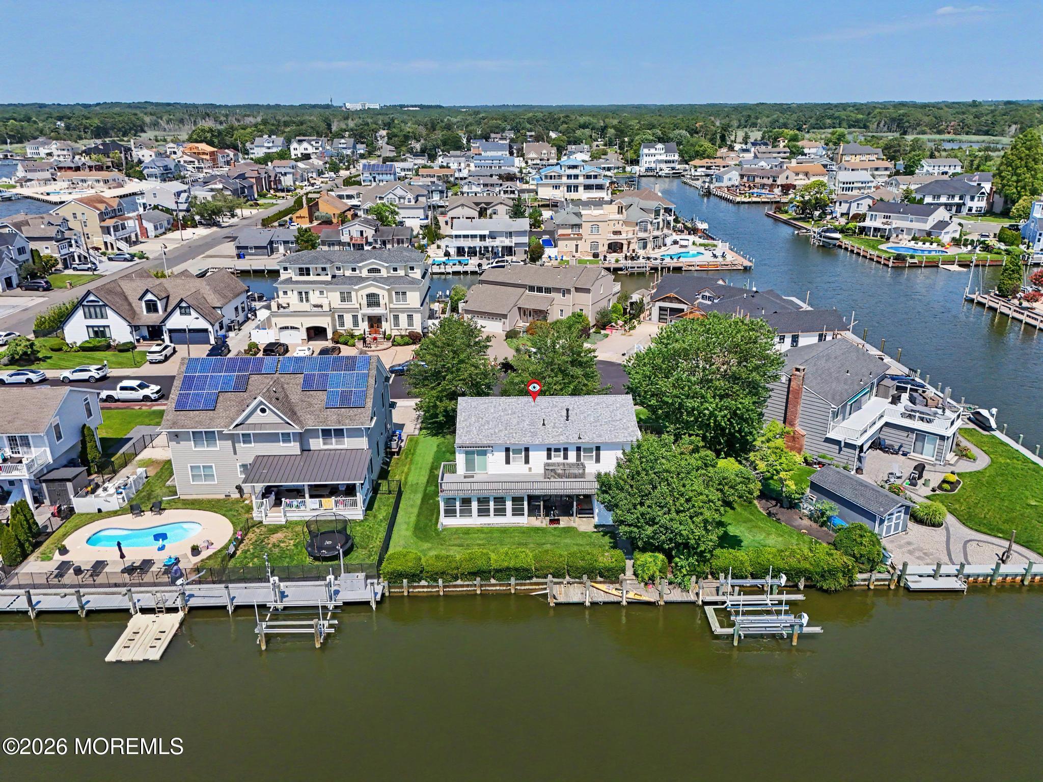 33 Freeman Court Toms River NJ 08753