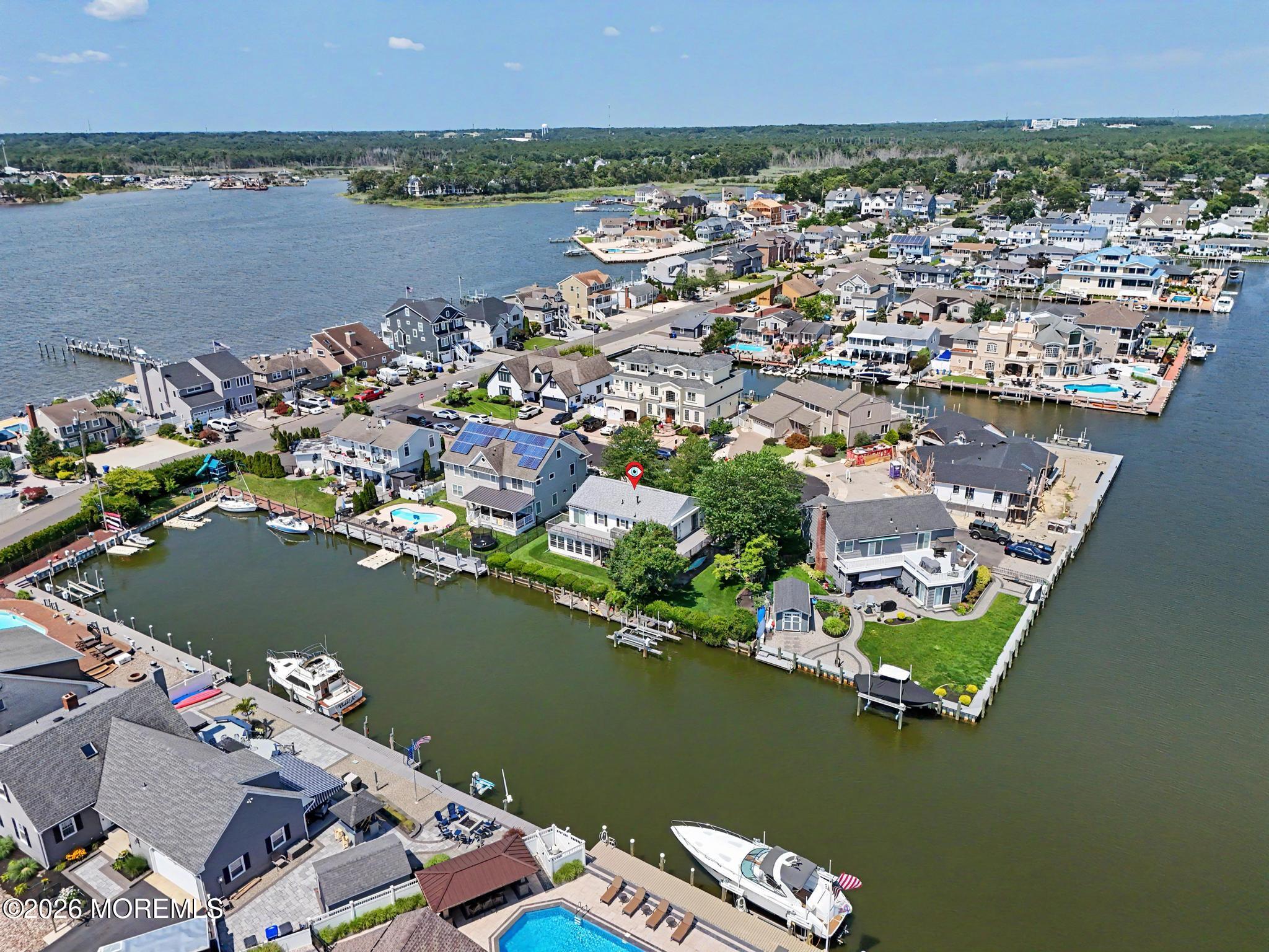 33 Freeman Court Toms River NJ 08753
