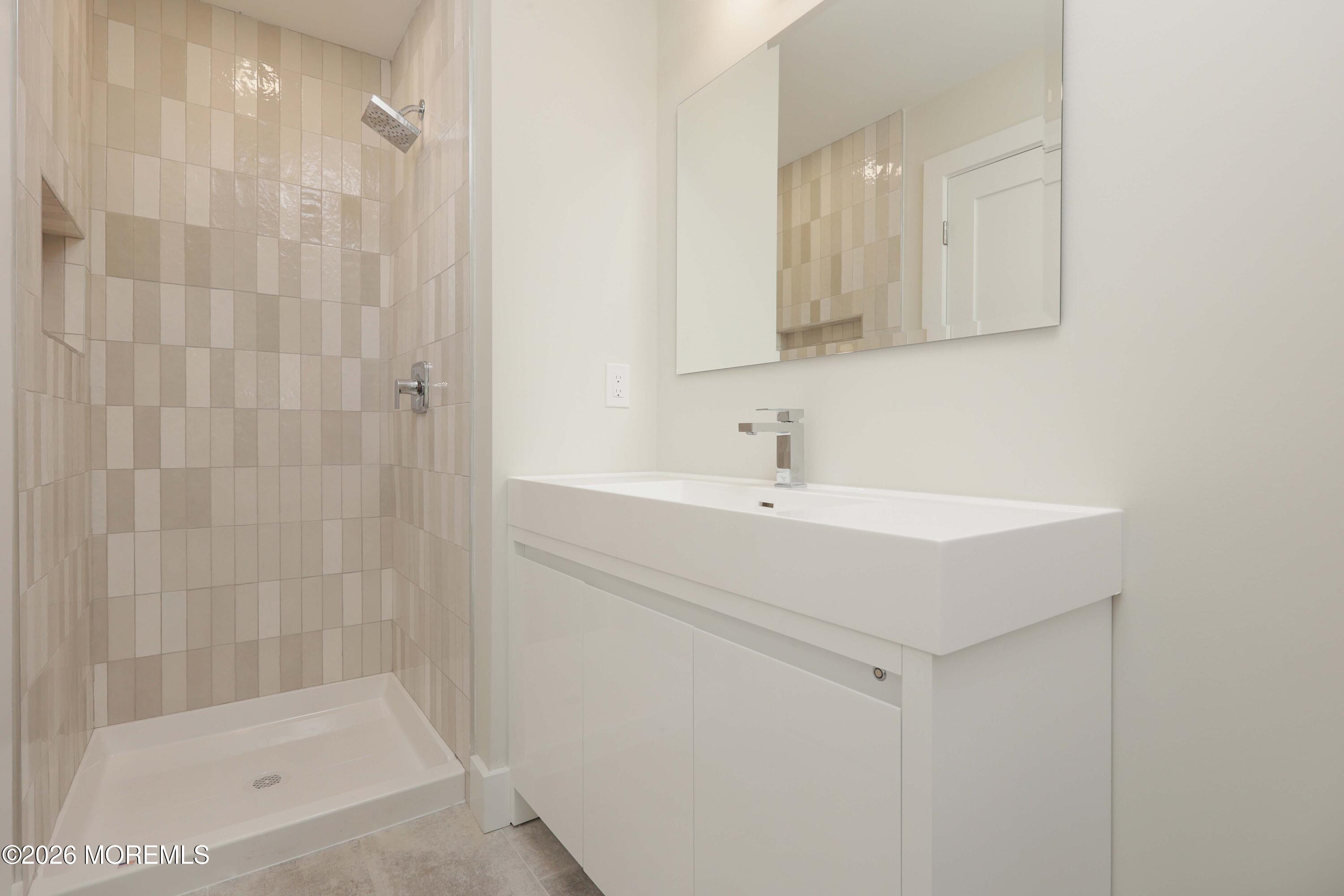 15 Walnut Street Beachwood NJ 08722