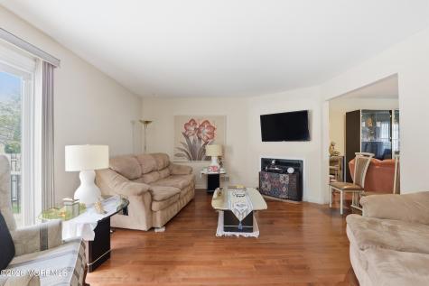 40 La Valencia Road Old Bridge NJ 08857