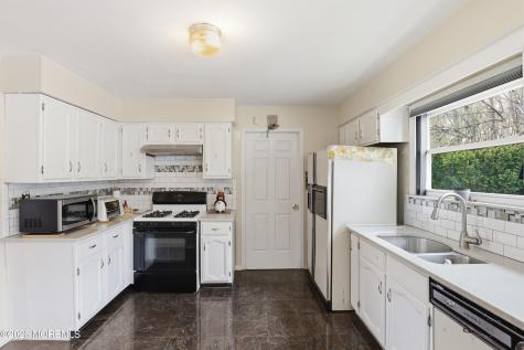 40 La Valencia Road Old Bridge NJ 08857