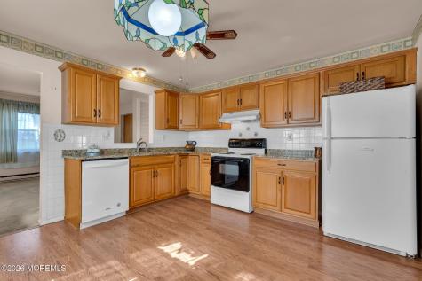 18 Leighton Lane Manchester NJ 08759