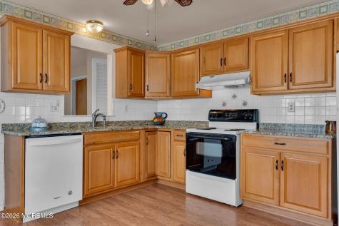 18 Leighton Lane Manchester NJ 08759