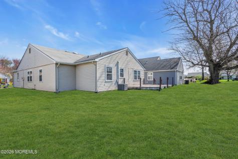 18 Leighton Lane Manchester NJ 08759