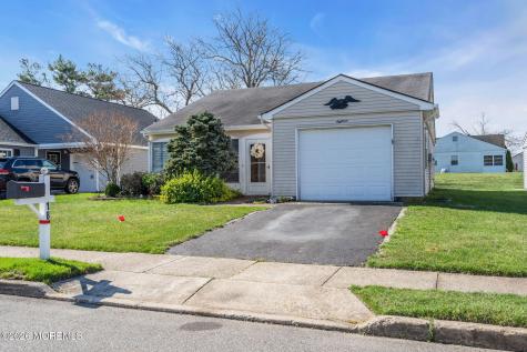 18 Leighton Lane Manchester NJ 08759