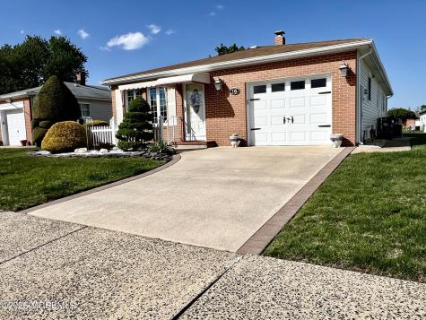 16 Tivoli Street Toms River NJ 08757
