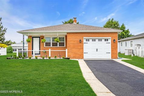 8 Rio Court Toms River NJ 08757