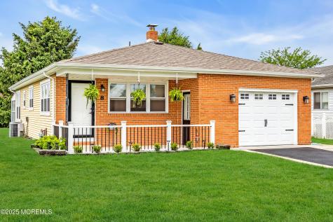 8 Rio Court Toms River NJ 08757