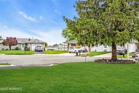 8 Rio Court Toms River NJ 08757