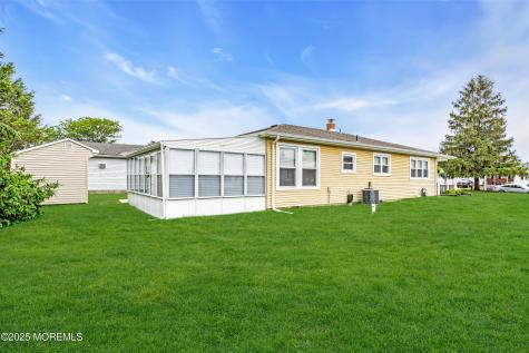 8 Rio Court Toms River NJ 08757