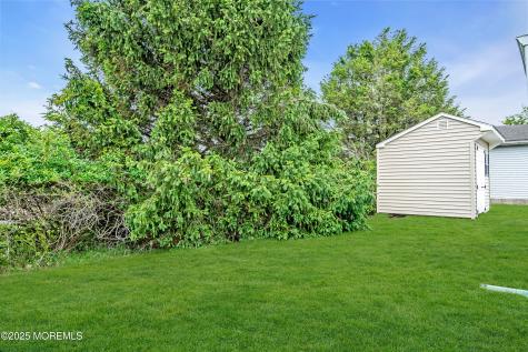 8 Rio Court Toms River NJ 08757