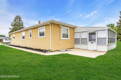 8 Rio Court Toms River NJ 08757