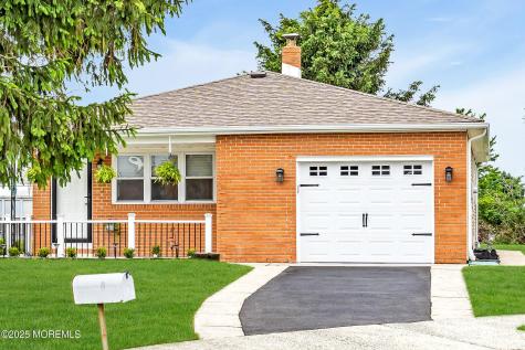 8 Rio Court Toms River NJ 08757