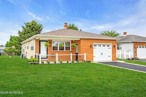 8 Rio Court Toms River NJ 08757