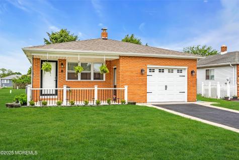 8 Rio Court Toms River NJ 08757