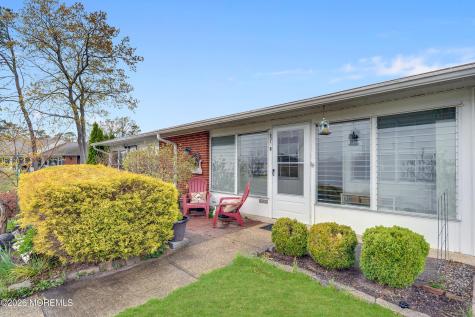 651B Plymouth Drive Lakewood NJ 08701