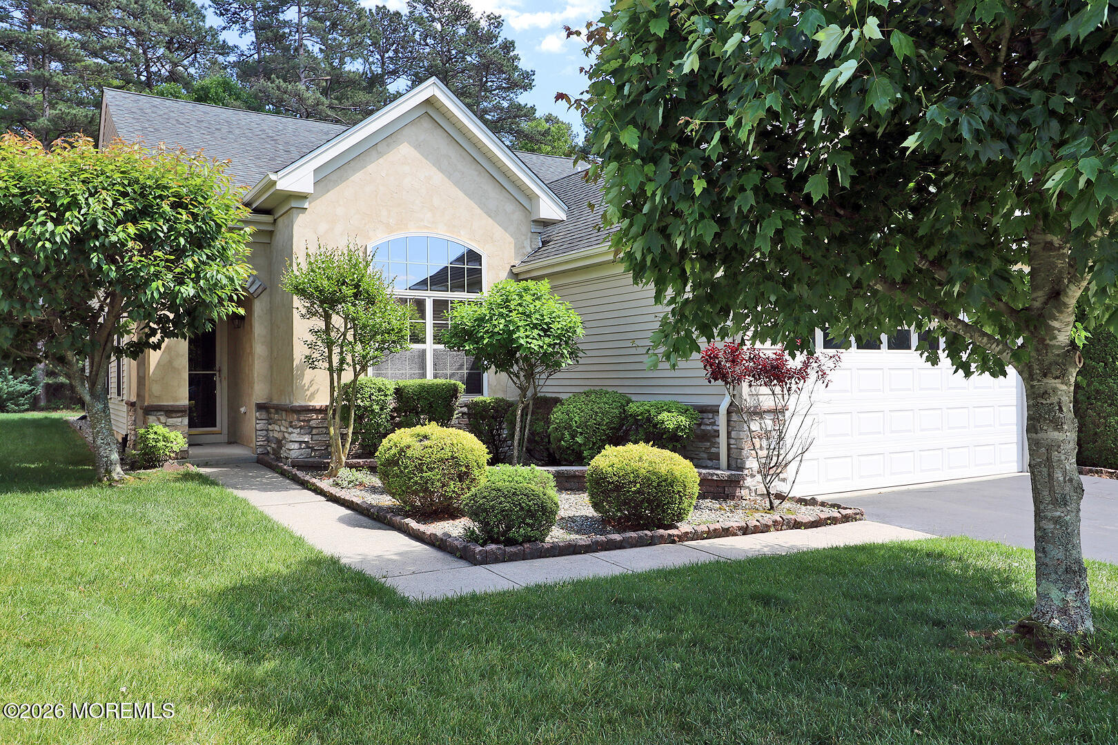 27 Vineyard Way Barnegat NJ 08005
