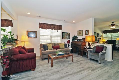 27 Vineyard Way Barnegat NJ 08005
