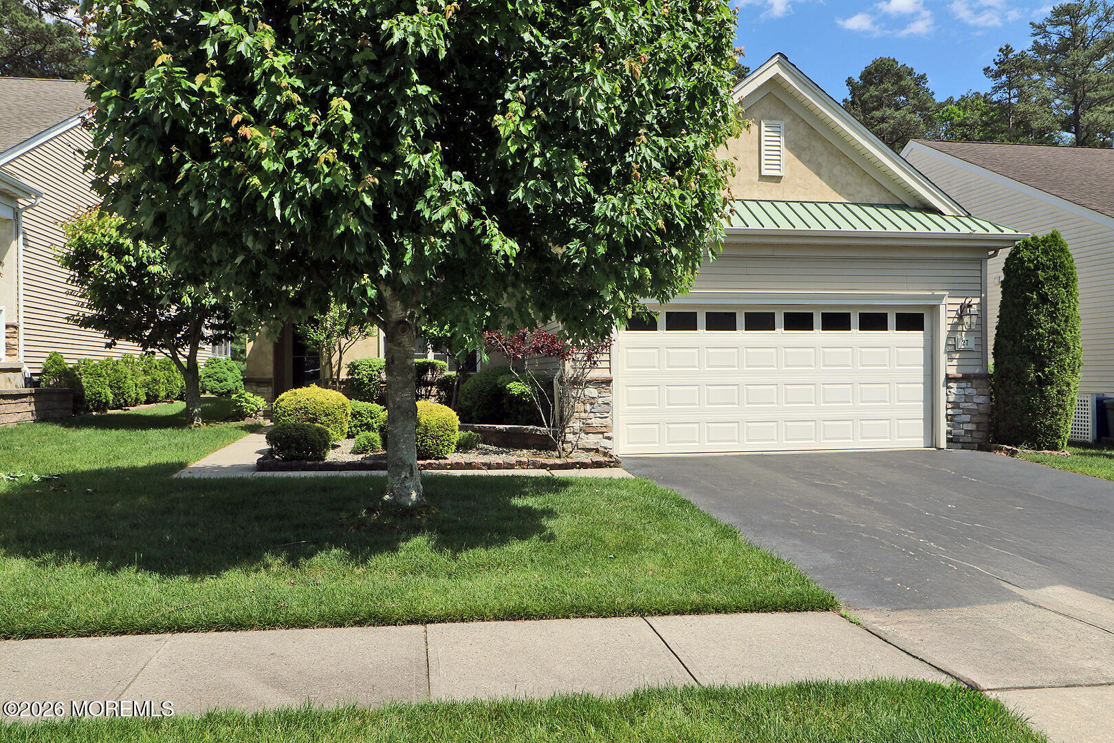 27 Vineyard Way Barnegat NJ 08005