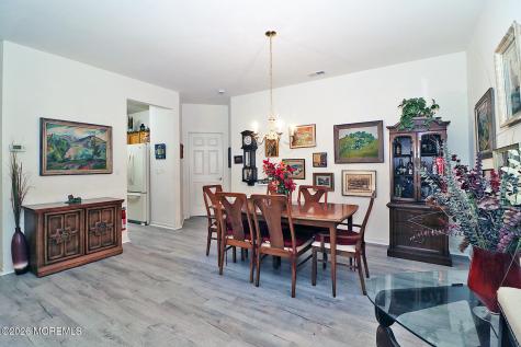 27 Vineyard Way Barnegat NJ 08005