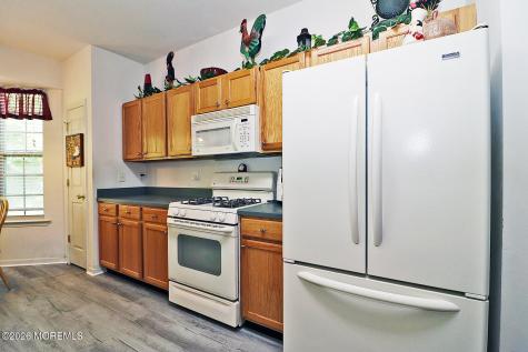 27 Vineyard Way Barnegat NJ 08005