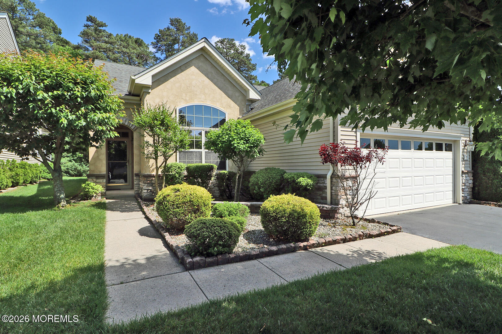 27 Vineyard Way Barnegat NJ 08005