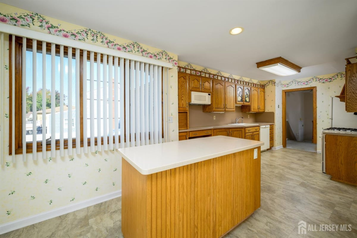95 New Dover Avenue Colonia NJ 07067