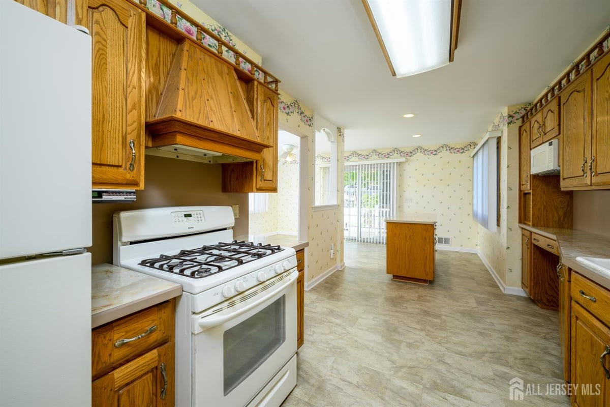 95 New Dover Avenue Colonia NJ 07067