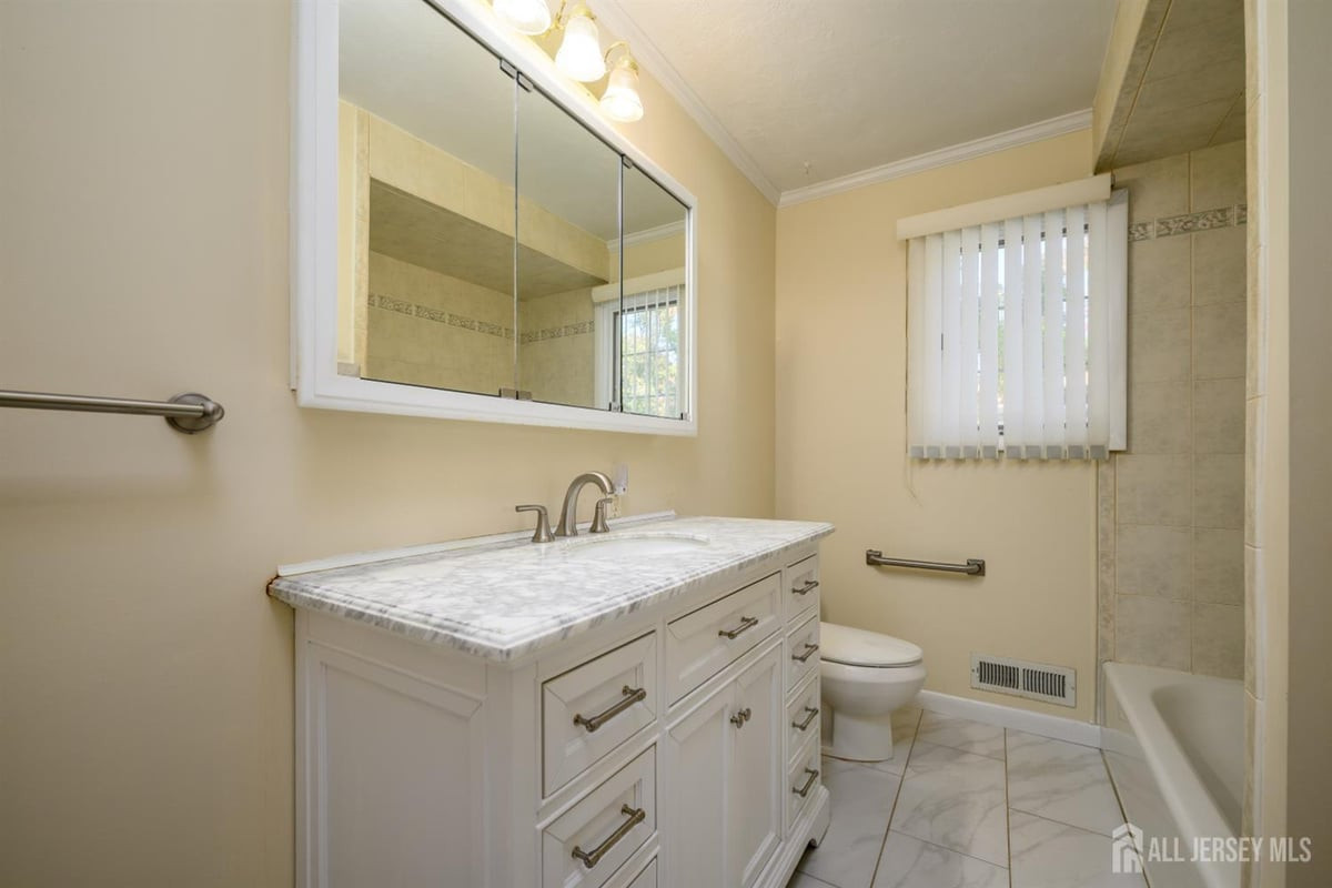 95 New Dover Avenue Colonia NJ 07067
