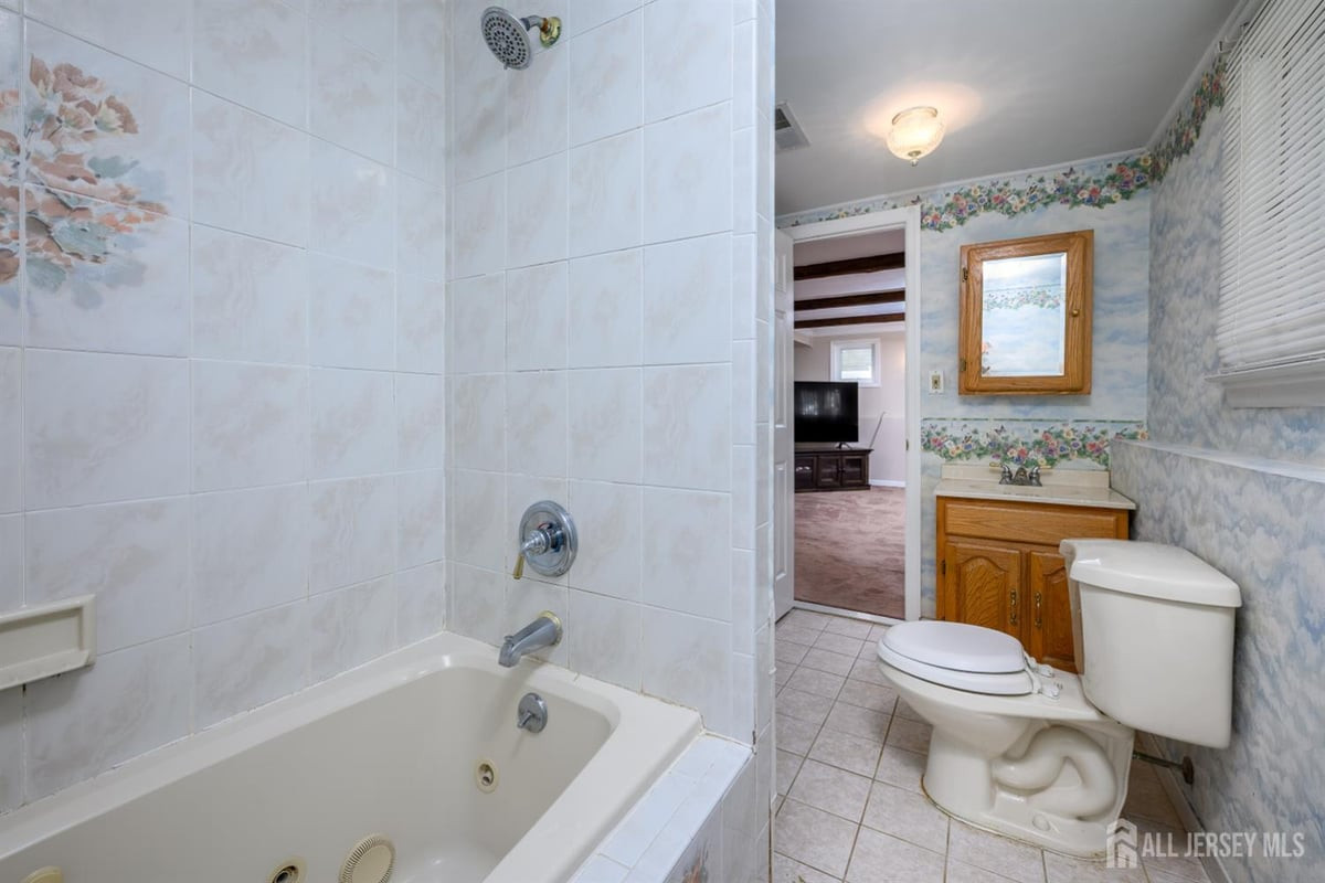 95 New Dover Avenue Colonia NJ 07067
