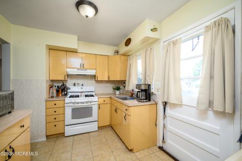 290 Grove Street Woodbridge NJ 07095