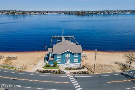 706 Hillside Avenue Pine Beach NJ 08741
