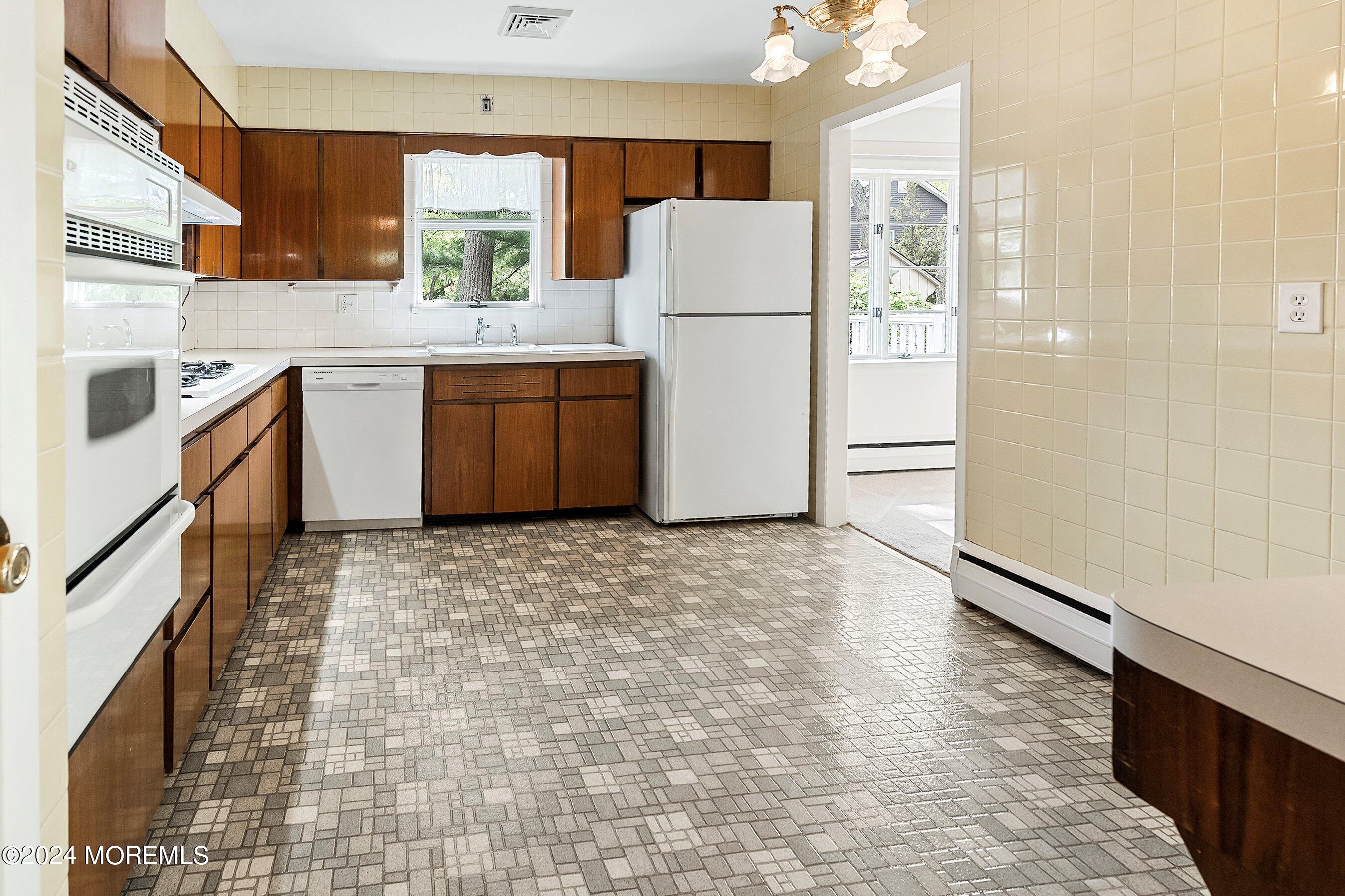 706 Hillside Avenue Pine Beach NJ 08741