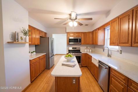 6 Abbey Road Jackson NJ 08527