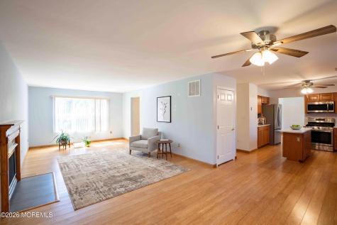 6 Abbey Road Jackson NJ 08527