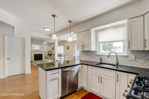 25 Garden Way Howell NJ 07731