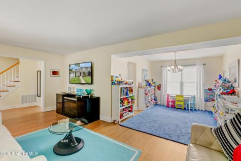 25 Garden Way Howell NJ 07731