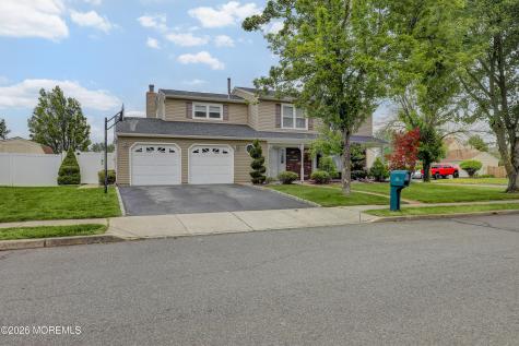 25 Garden Way Howell NJ 07731