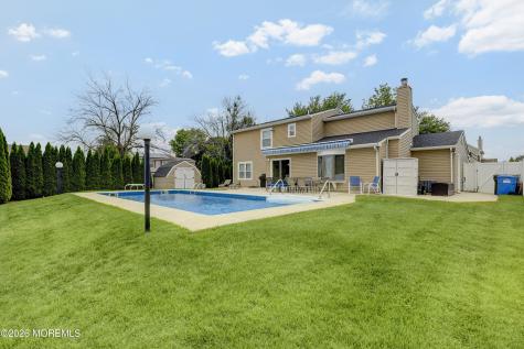 25 Garden Way Howell NJ 07731