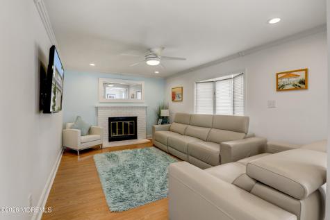 25 Garden Way Howell NJ 07731